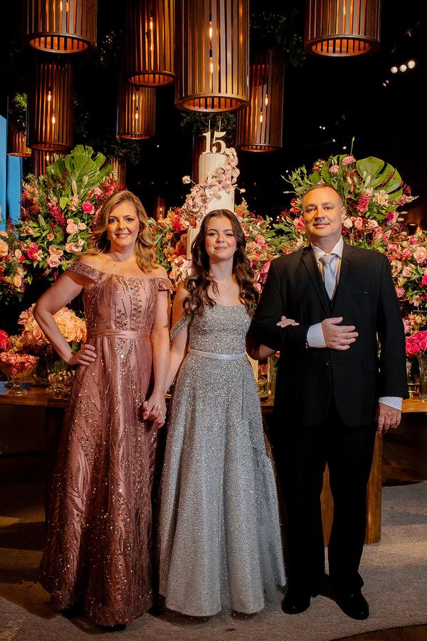 Debutante com os pais