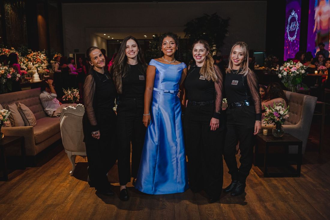 Equipe Monique Ieger com a debutante